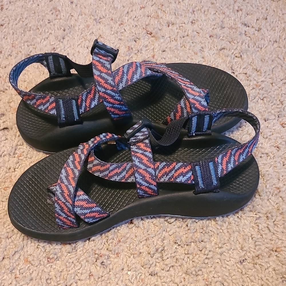 Chaco Womens Strappy Sandals - Blue and Pink Pattern size 8 used. - Picture 4 of 6